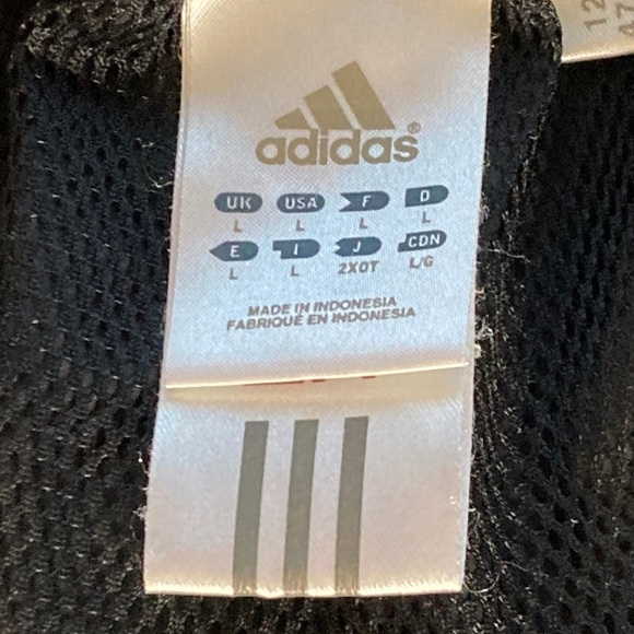 Vintage Adidas Mesh lined shorts Sz Large - Picture 5 of 5
